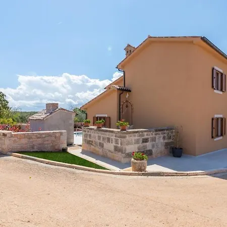 Vias Oliveti By