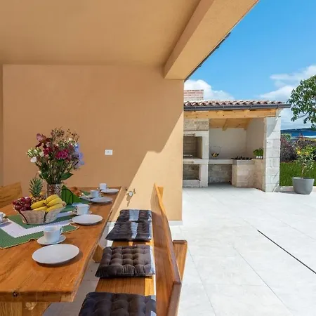 Pensjonat Vias Oliveti By 4*